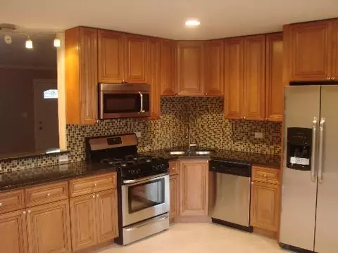 1052 Kenilworth Dr, Wheeling, IL 60090 photo 4