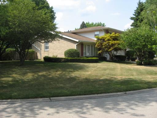 1120 E Juniper Ln, Mount Prospect, IL 60056 photo 1