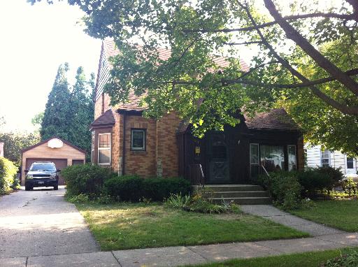 571 Morgan St, Elgin, IL 60123 photo 3