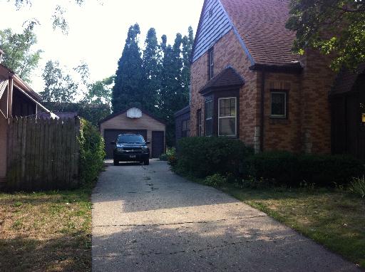 571 Morgan St, Elgin, IL 60123 photo 4