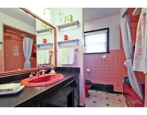 1542 Maple St, Des Plaines, IL 60018 photo 8