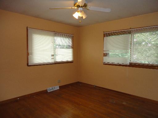 1056 High St, Aurora, IL 60505 photo 8