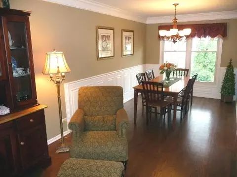 2614 Pebblebrook Ln, Rolling Meadows, IL 60008 photo 4