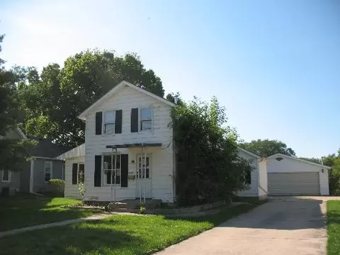 132 E Scott St, Seneca, IL 61360 photo 2