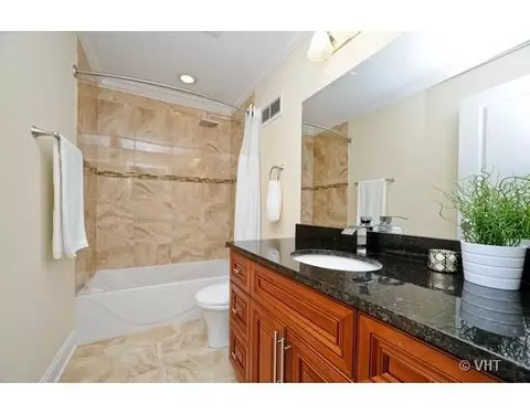 716 S Dennis Rd, Wheeling, IL 60090 photo 9