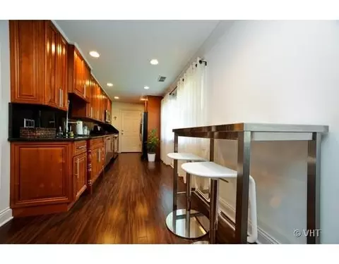 716 S Dennis Rd, Wheeling, IL 60090 photo 3