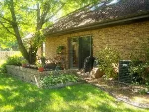 702 Carolyn St, Mendota, IL 61342 photo 2