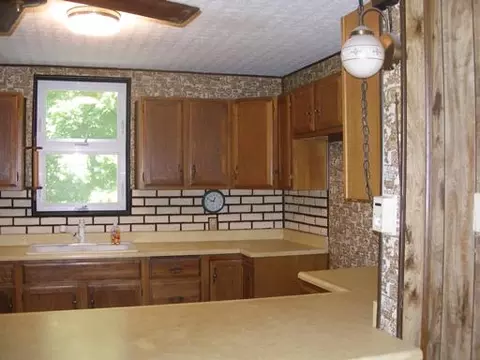 512 E Walnut St, Oglesby, IL 61348 photo 9