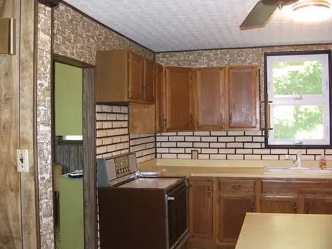 512 E Walnut St, Oglesby, IL 61348 photo 7