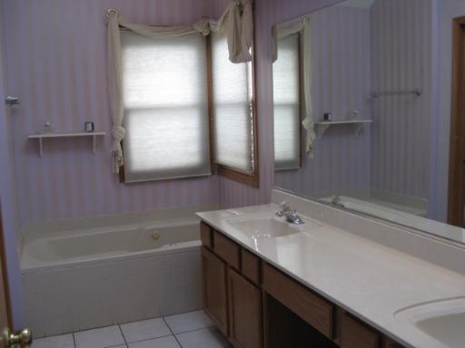 2215 Irvine Ln, Plainfield, IL 60586 photo 5