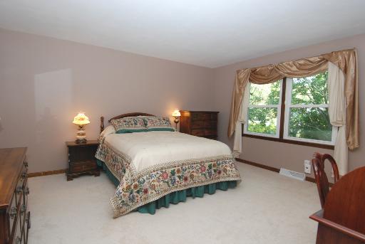 19 Wakefield Ln, Geneva, IL 60134 photo 9