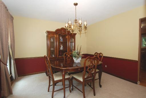 19 Wakefield Ln, Geneva, IL 60134 photo 2