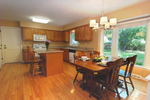 19 Wakefield Ln, Geneva, IL 60134 photo 3