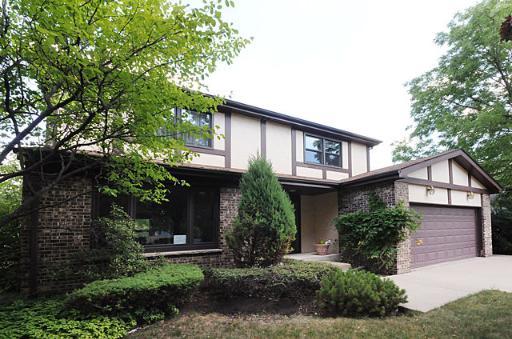 1906 E Maya Ln, Mount Prospect, IL 60056 photo 1