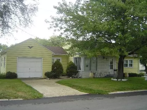 2003 12th St, Peru, IL 61354 photo 2