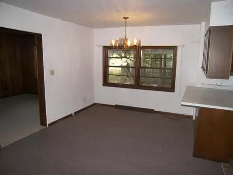 907 Fourth St, Peru, IL 61354 photo 5