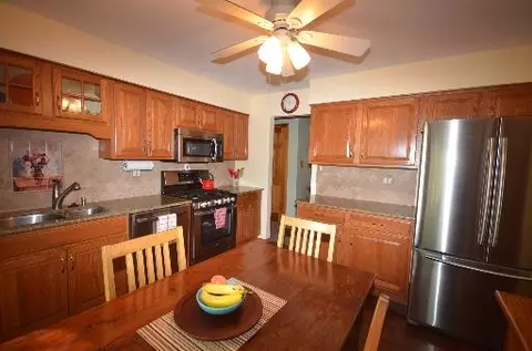 2326 Kingston Dr, Wheaton, IL 60189 photo 3