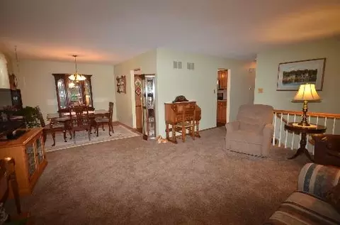 2326 Kingston Dr, Wheaton, IL 60189 photo 6