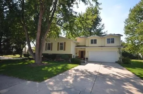 2326 Kingston Dr, Wheaton, IL 60189 photo 1