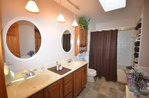 2326 Kingston Dr, Wheaton, IL 60189 photo 8