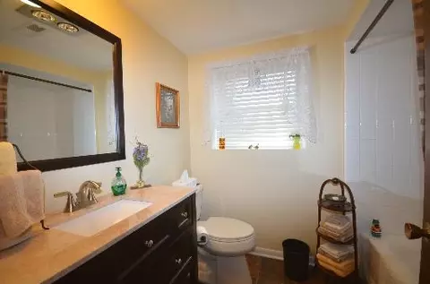 2326 Kingston Dr, Wheaton, IL 60189 photo 13