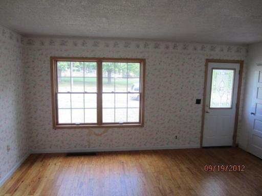 211 E 7th St, Pecatonica, IL 61063 photo 10