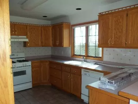513 E Illinois Ave, Morris, IL 60450 photo 4