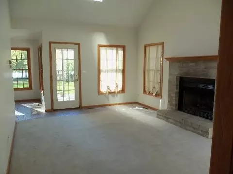 513 E Illinois Ave, Morris, IL 60450 photo 2