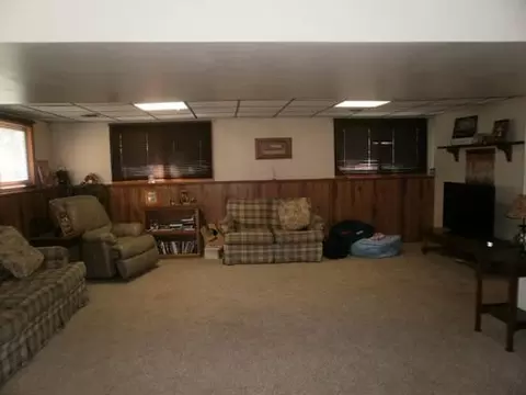 910 W First St, Spring Valley, IL 61362 photo 9