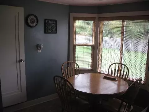 708 Henry St, Peru, IL 61354 photo 9