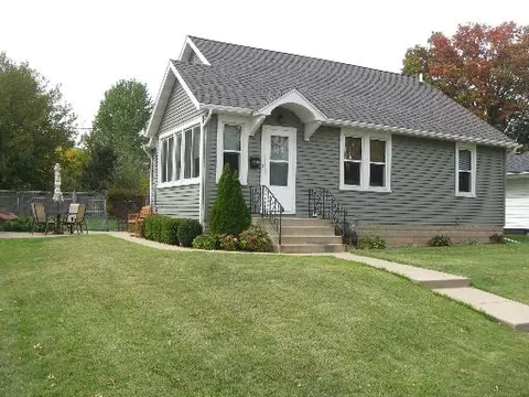 708 Henry St, Peru, IL 61354 photo 1