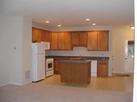 608 Caleb Dr, Ottawa, IL 61350 photo 2