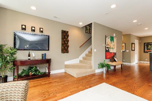647 Custer Ave, Evanston, IL 60202 photo 9