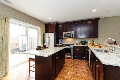 647 Custer Ave, Evanston, IL 60202 photo 6