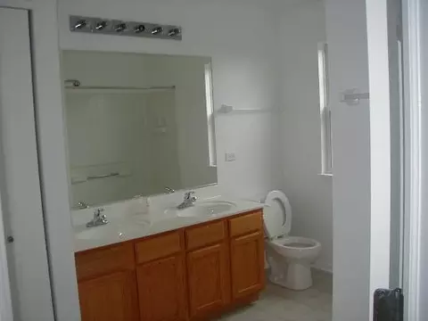 709 Brita Trl, Minooka, IL 60447 photo 11