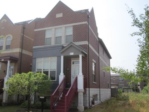 811 E 38th St, Chicago, IL 60653 photo 1