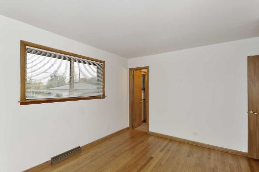 706 E Cedar Ln, Mount Prospect, IL 60056 photo 7