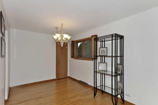 706 E Cedar Ln, Mount Prospect, IL 60056 photo 8