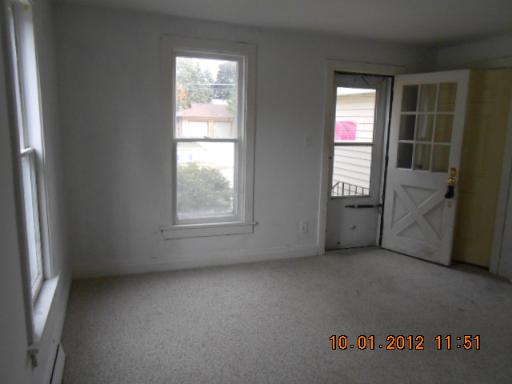 859 N Carr St, Elgin, IL 60123 photo 3