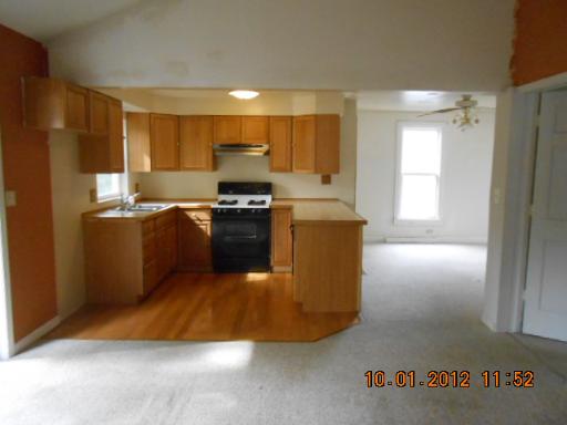 859 N Carr St, Elgin, IL 60123 photo 4