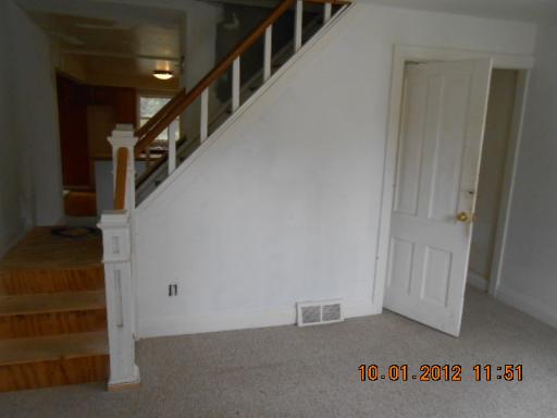 859 N Carr St, Elgin, IL 60123 photo 2