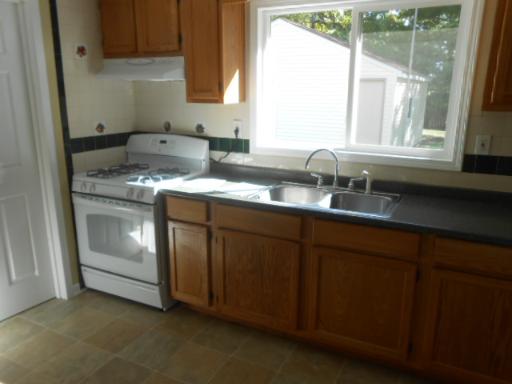 902 S Calhoun St, Aurora, IL 60505 photo 3