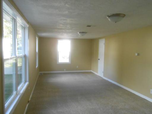 902 S Calhoun St, Aurora, IL 60505 photo 2