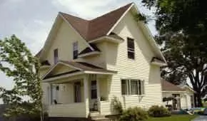 207 E Maple, Roberts, IL 60962 photo 1