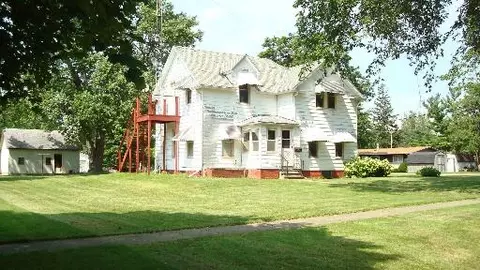 655 E Patton, Paxton, IL 60957 photo 1