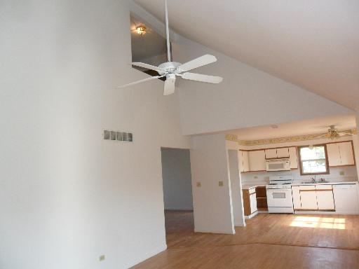 2115 Abbey Cir, Plainfield, IL 60586 photo 9