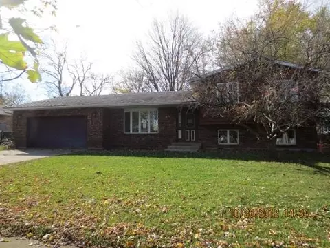 817 Normal Rd, Dekalb, IL 60115 photo 1