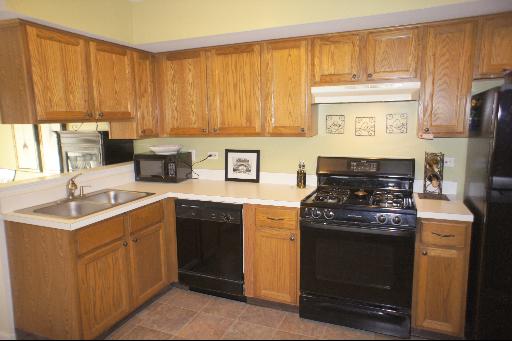 3146 Anton Dr, Aurora, IL 60504 photo 7