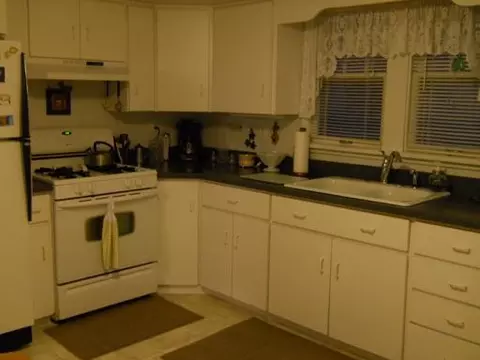 119 W First St, Spring Valley, IL 61362 photo 4