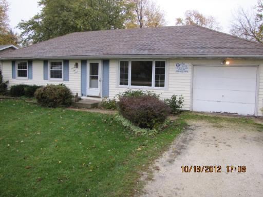797 W Eureka St, Braidwood, IL 60408 photo 1
